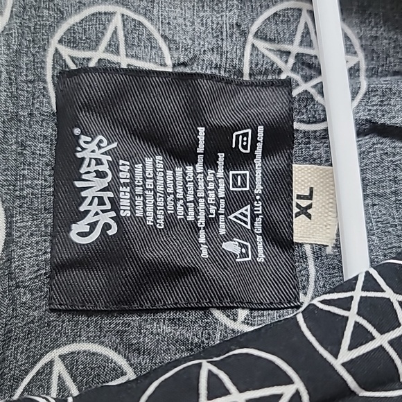 Spencer Gifts Womens Pentagon Shirt - Picture 2 of 3